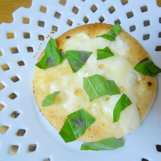 煎餅おやつ　チーズ＆バジル